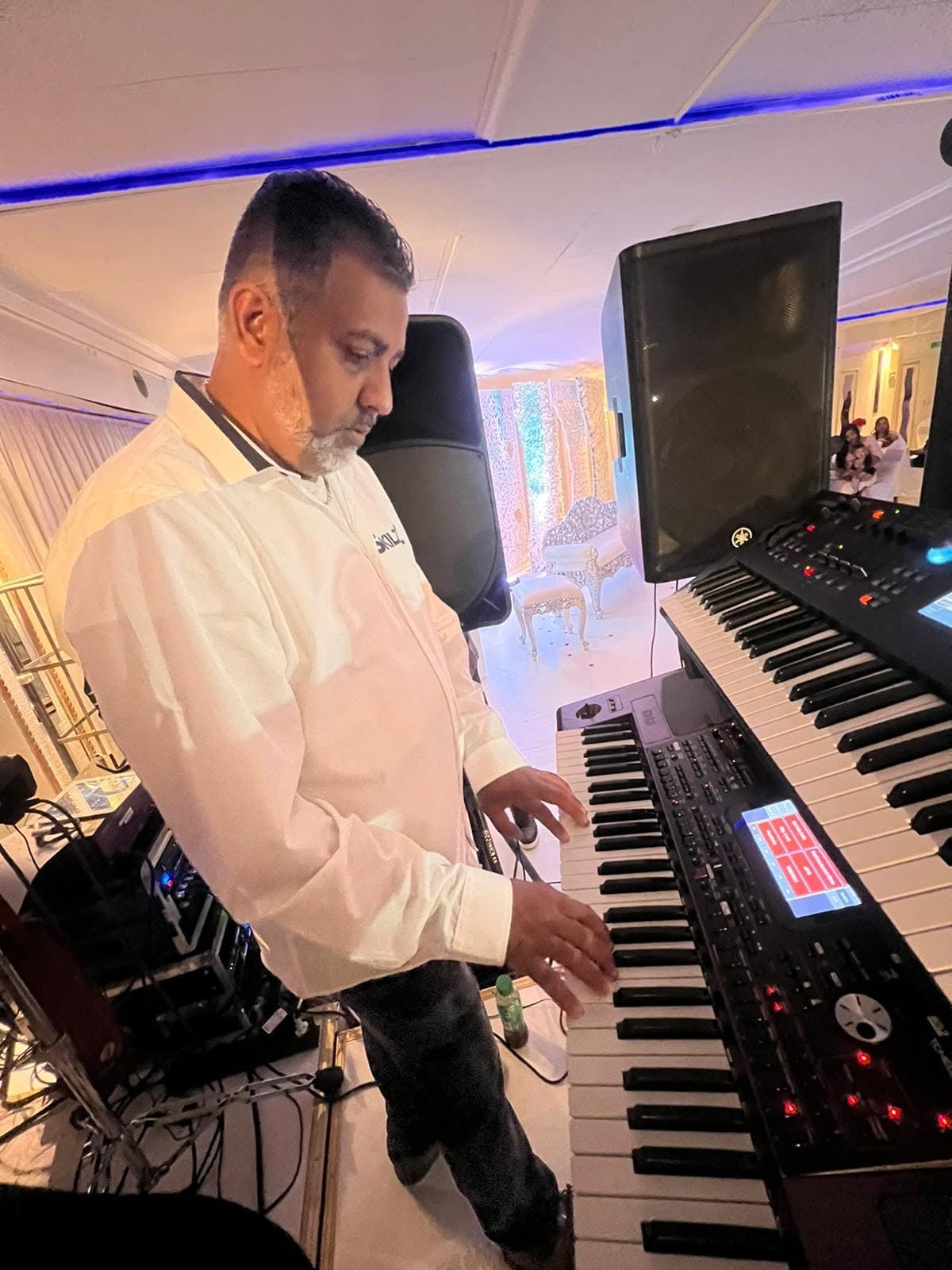 Skilzz toetsenist live op een feest